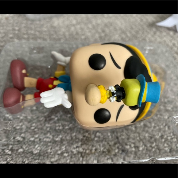 Limited edition rare Pinocchio FUnko pop - Picture 3 of 8